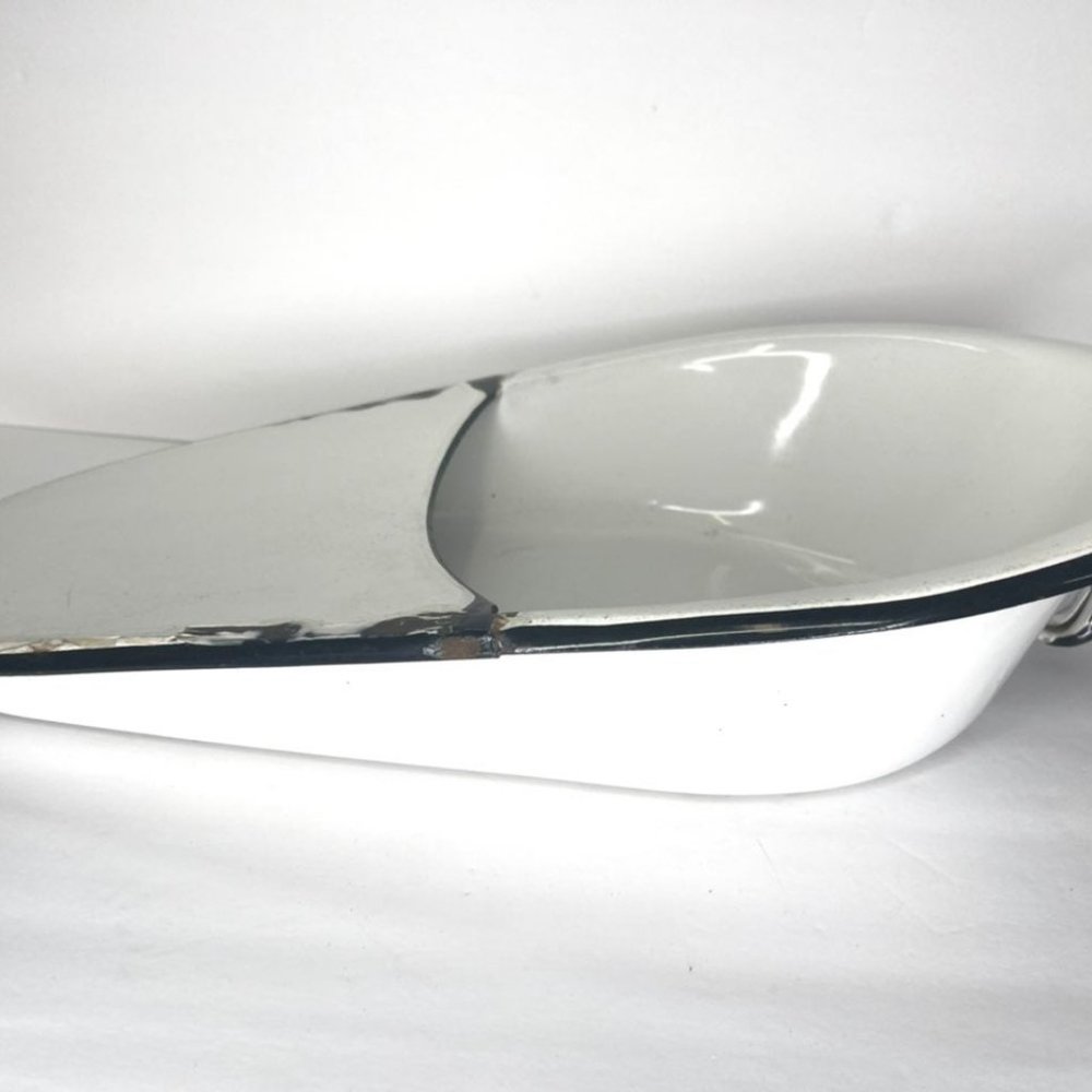 🔥S A L E🔥 Vintage Painted Enamel Basin Bedpan Great for flowers in yard - Picture 2 of 8